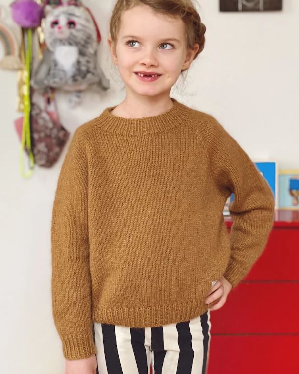 Ingen Dikkedarer Sweater Junior - PetiteKnit opskrift