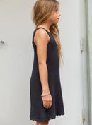 Sandnes Opskrift / 2405 Sommerbarn / Nr. 1 Linnea Dress Junior