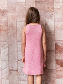 Sandnes Opskrift / 2405 Sommerbarn / Nr. 2 Minnie Dress Junior