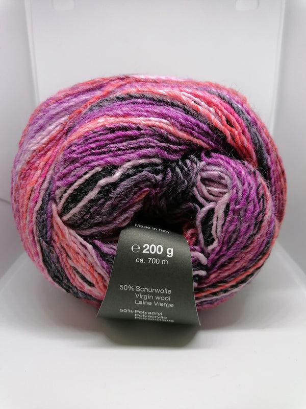 Lyserød-pink-sort Gomitolo Fumo
