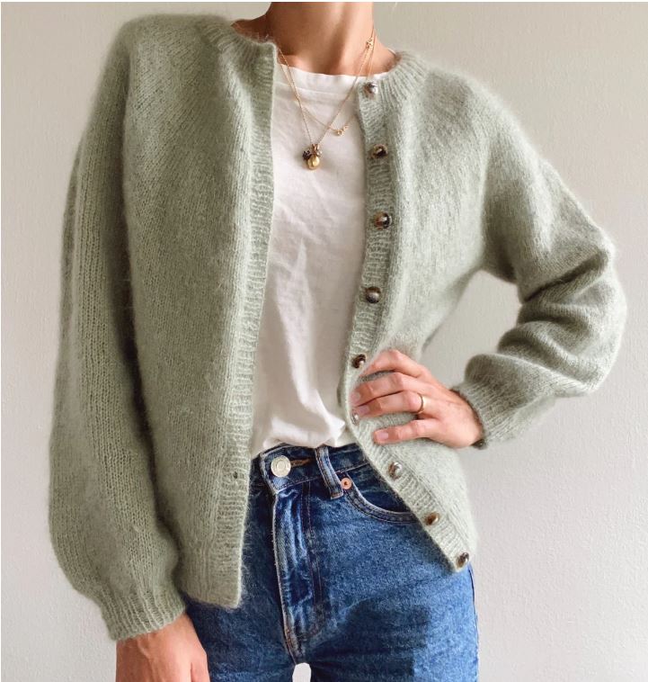 Novice Cardigan – Mohair Edition - PetiteKnit opskrift